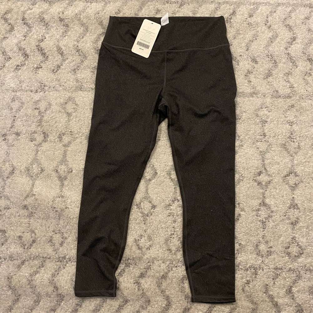 NWT Fabletics 7/8 leggings